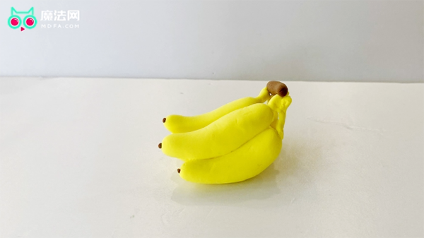粘土做香蕉怎么做